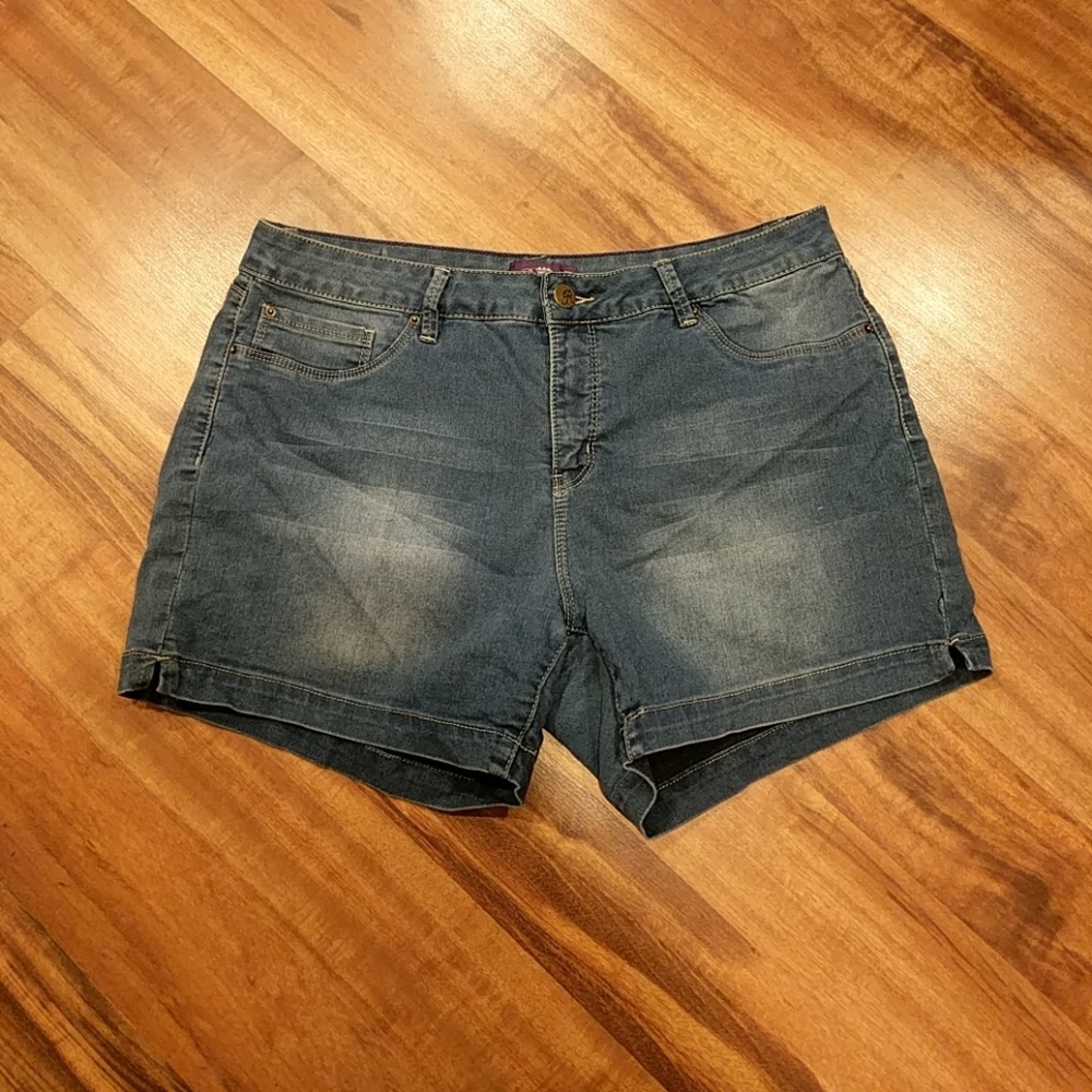 Forgiving shorts